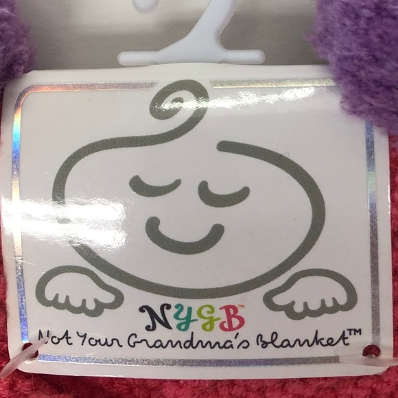 NYGB Double Pom Hat and Bootie 2pc Set - Picture 3 of 3